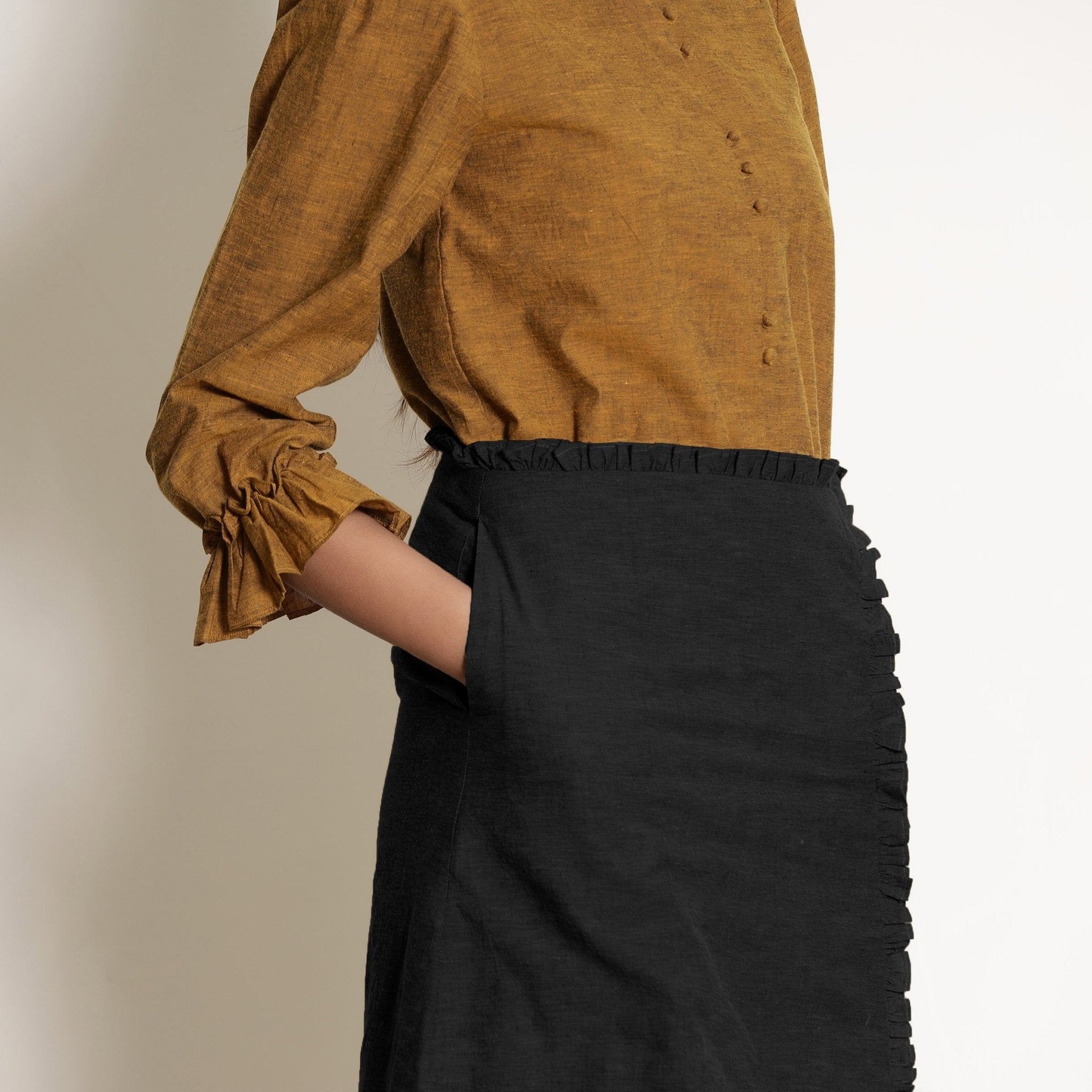 Black Cotton Flax Frilled Mid-Rise Midi Skirt