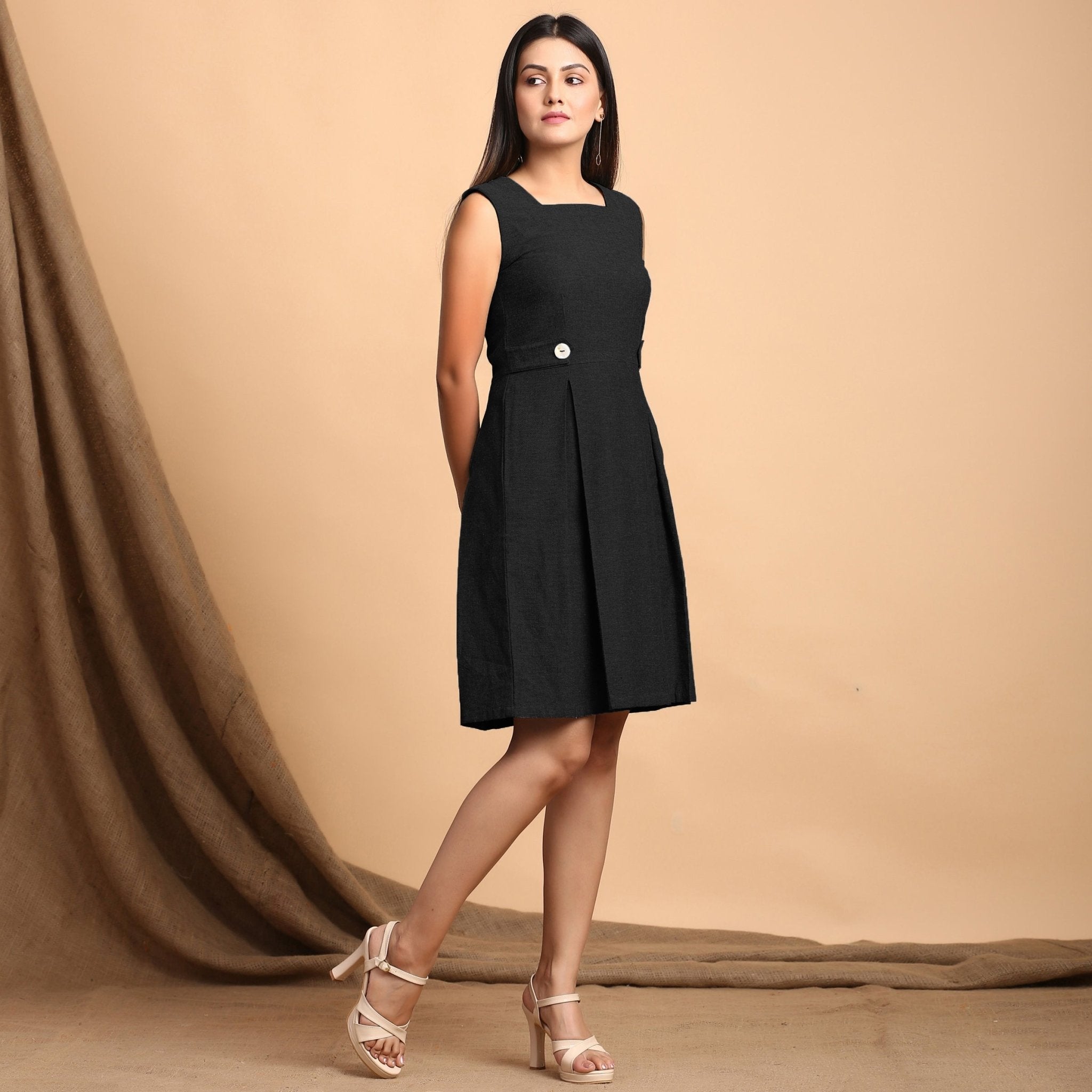 Black Cotton Flax Pleated Square Neck Short Sleeveless Dress