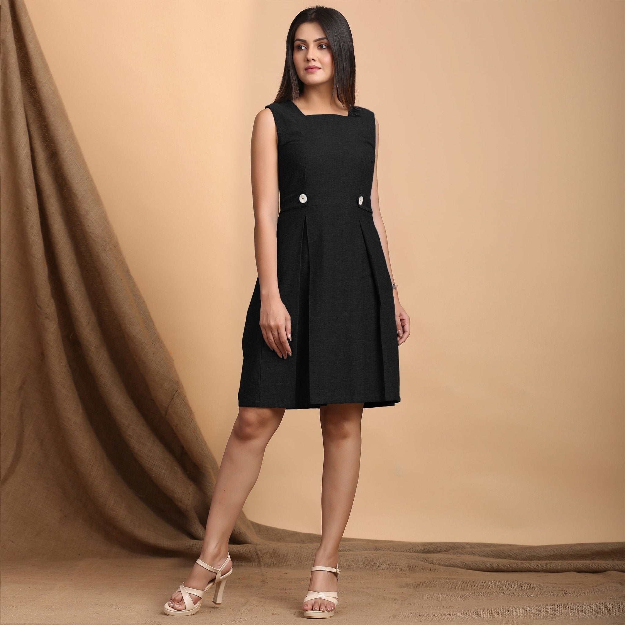 Black Cotton Flax Pleated Square Neck Short Sleeveless Dress