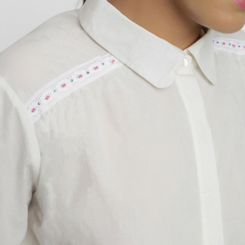 Front Detail of a Model wearing White Cotton Lined Button-Down Top